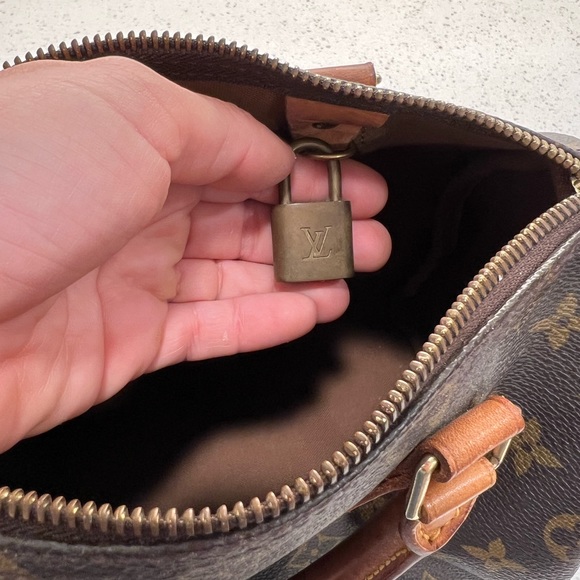 90s Speedy Louis Vuitton - Picture 7 of 15